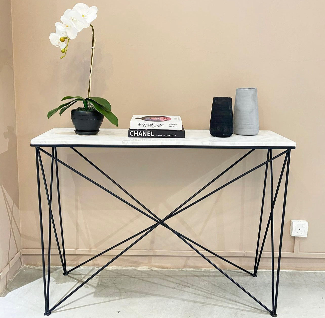 Heir Console Table