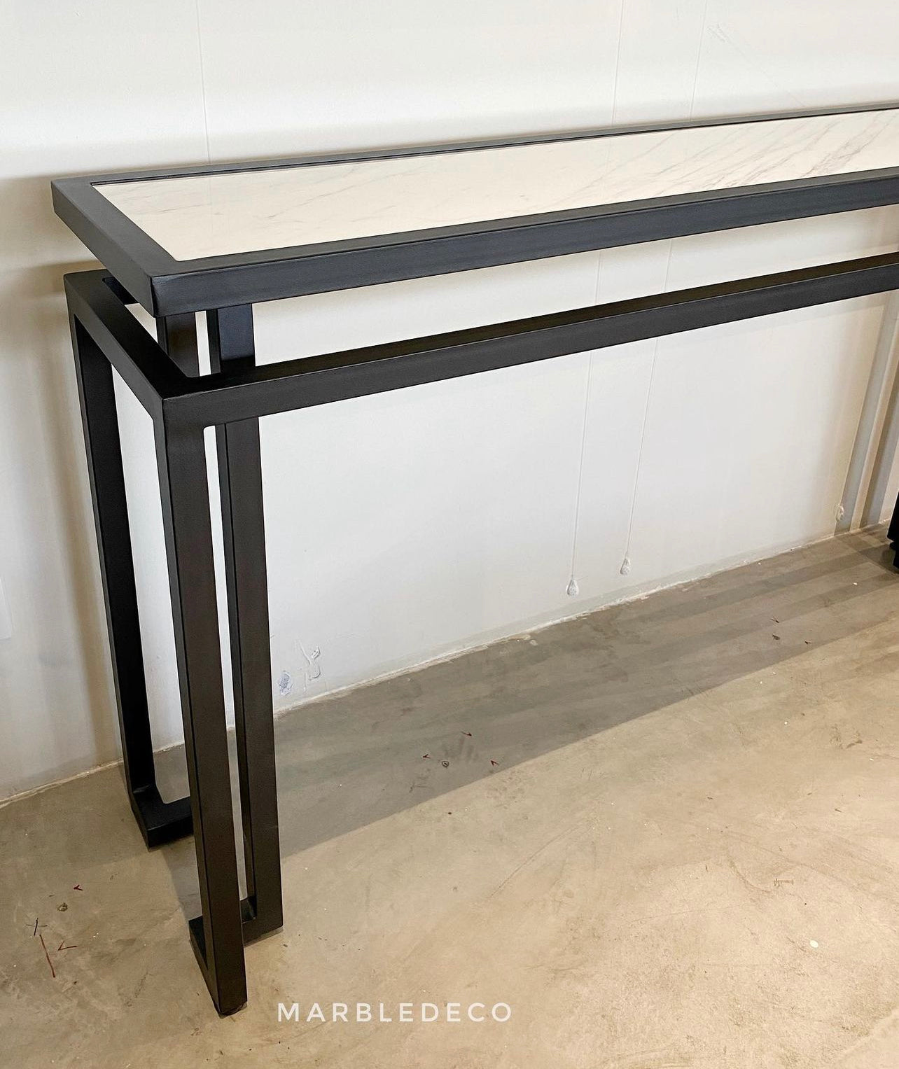 Velo Console Table