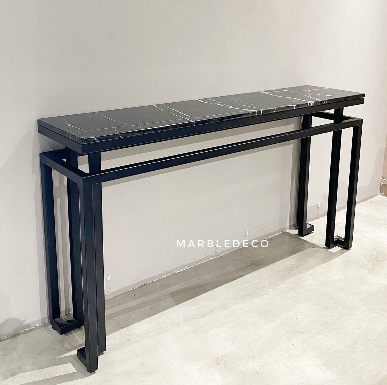 Velo Console Table