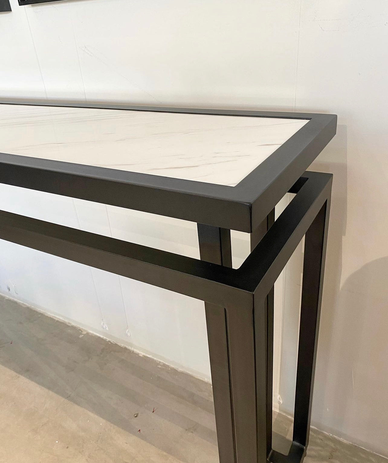 Velo Console Table