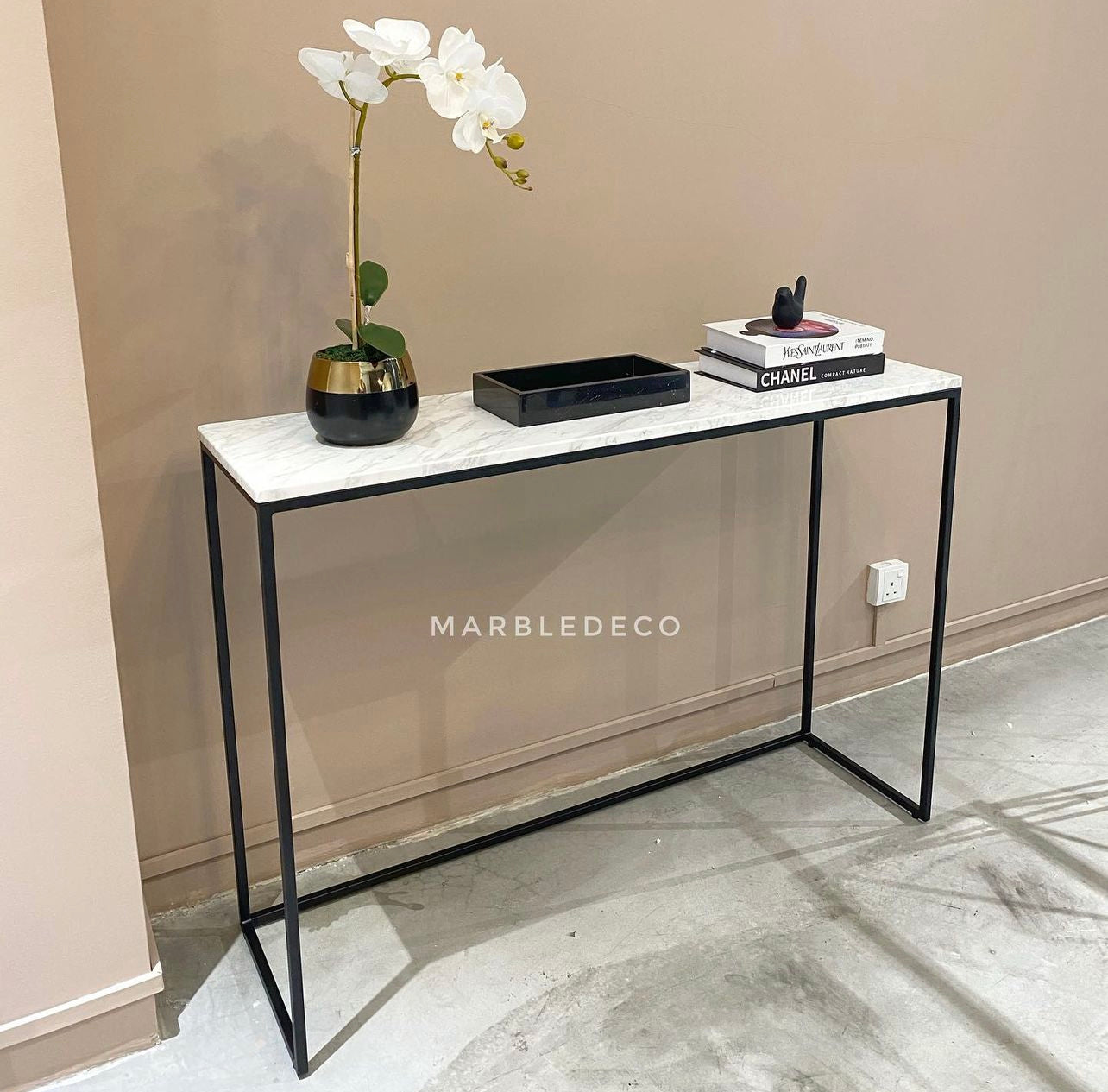 Reka Console Table